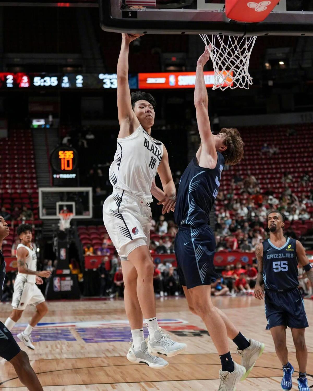 杨瀚森2战砍20分9板8助，3大短板完全暴露！想成约基奇，先改了吧